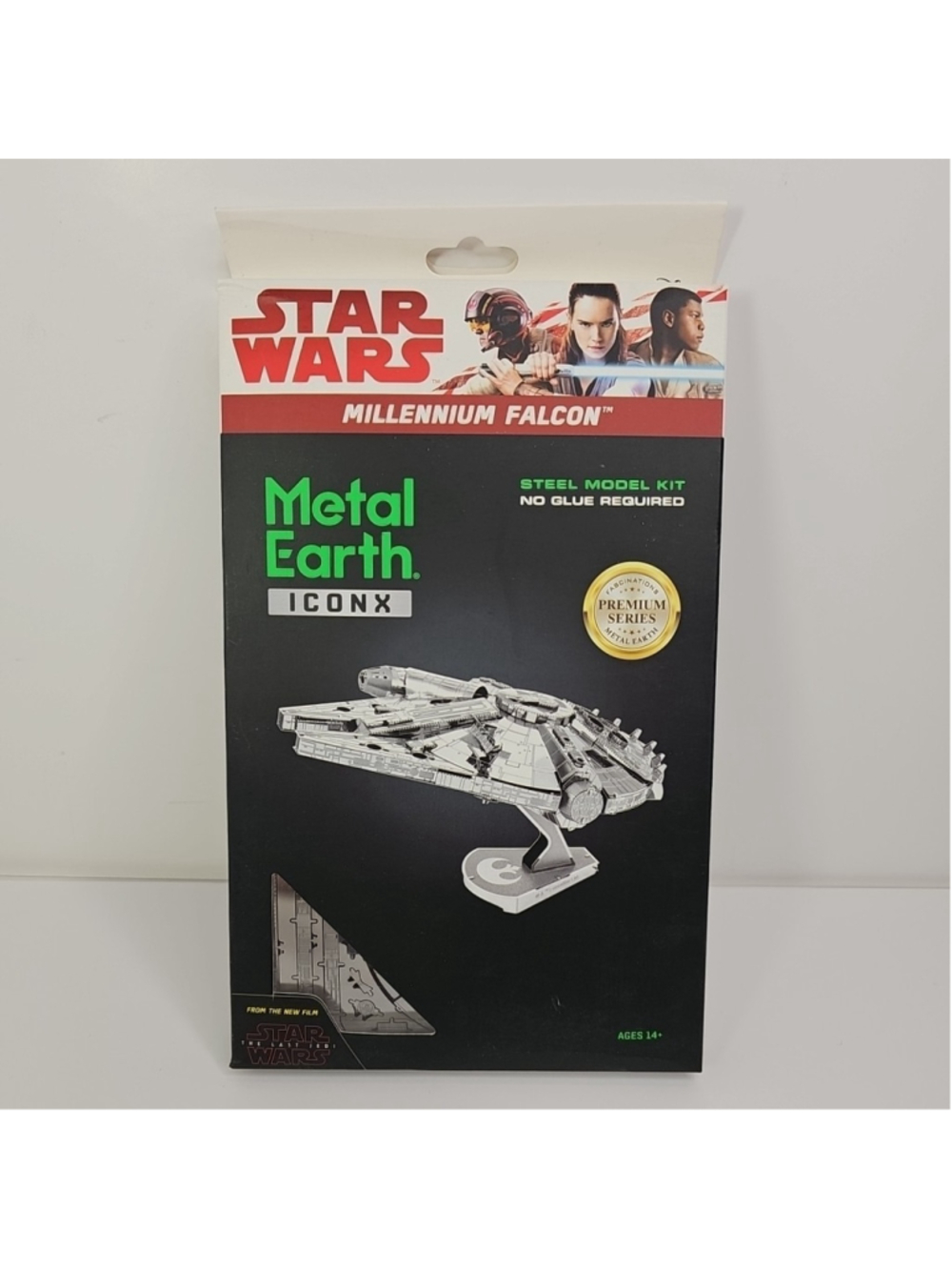 SEALED Fascinations ICONX Millennium Falcon Premium 3D Metal Model ICX200B NEW